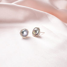 THE ATHENA PEARL STUD