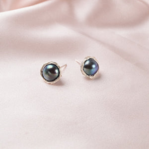 THE ATHENA PEARL STUD