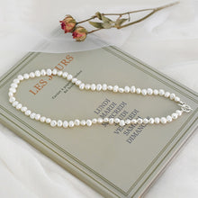 PEARL CHOKER WITH A TWIST