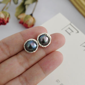 THE ATHENA PEARL STUD