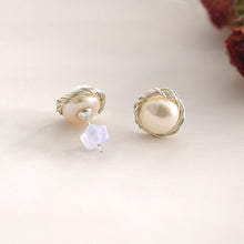 THE ATHENA PEARL STUD