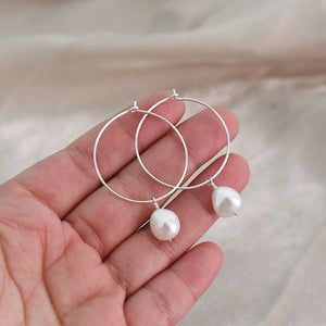 THE VENUS PEARL HOOP EARRINGS